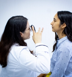 Aplicación de Botox Neurológico en Zapopan | Dra. Gabriela Lira Aplicación de toxina botulínica (Botox neurológico) para el tratamiento de trastornos neurológicos.